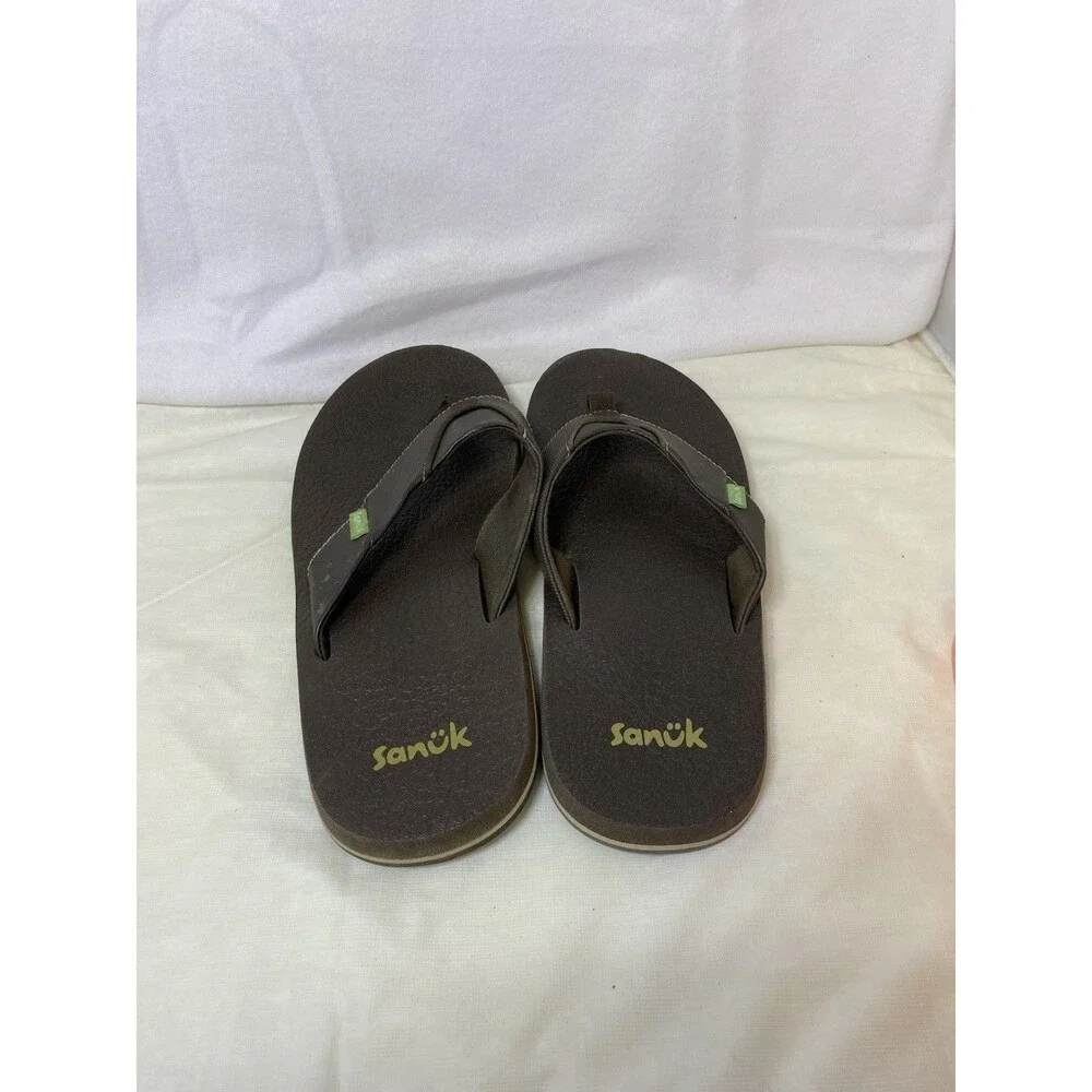 Sanuk Men's Flip Flops Sandals Shoes size 6/7 Brown Thongs Open Toe